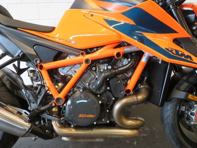 ktm - 1290-super-duke-r