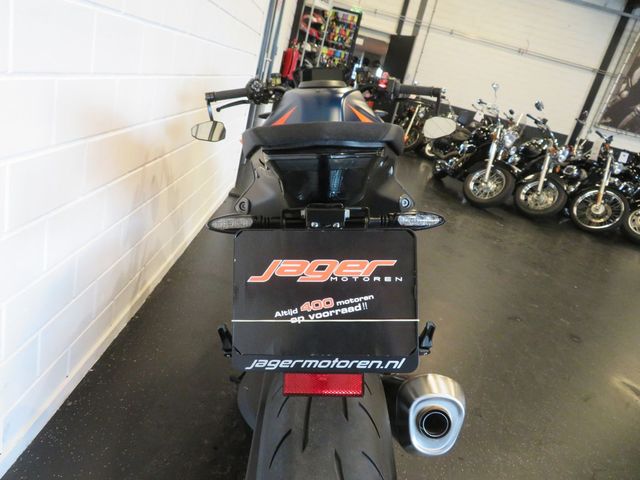 ktm - 1290-super-duke-r