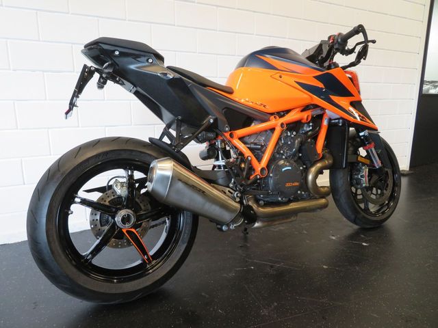 ktm - 1290-super-duke-r