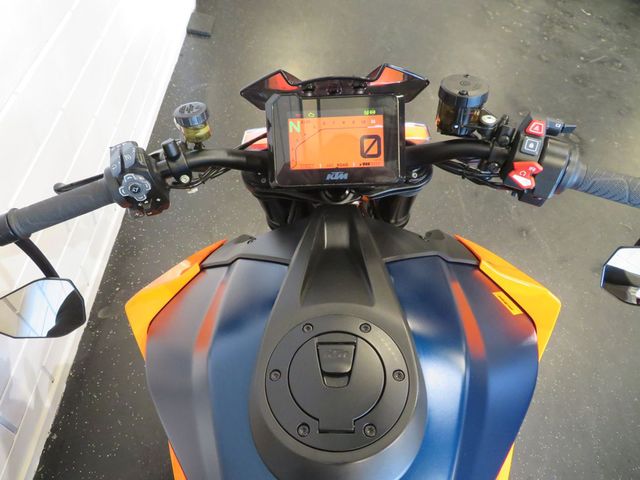 ktm - 1290-super-duke-r