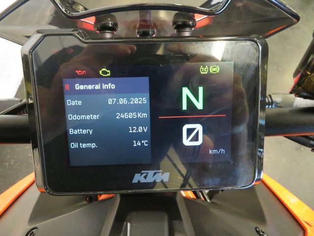 ktm - 1290-super-duke-r