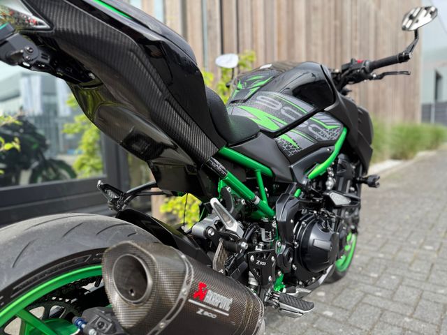 kawasaki - z900