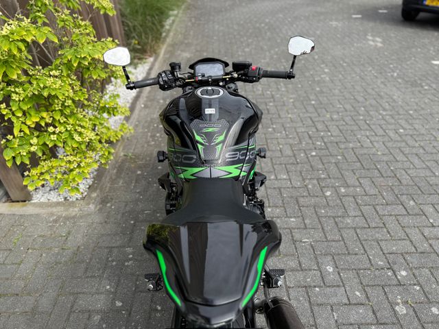 kawasaki - z900