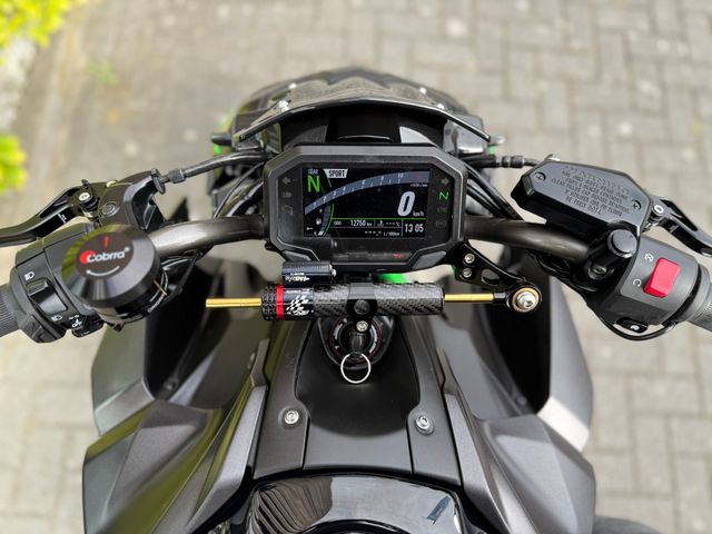 kawasaki - z900