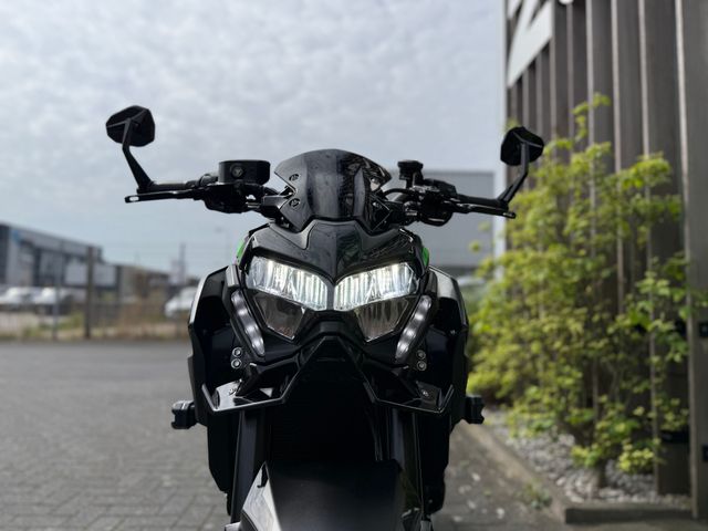 kawasaki - z900