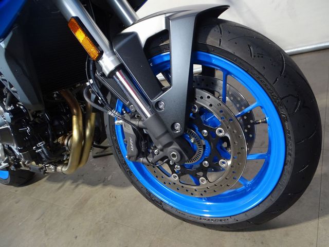 suzuki - gsx-8s