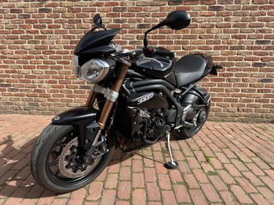 TRIUMPH SPEED TRIPLE 1050 ABS – foto 4