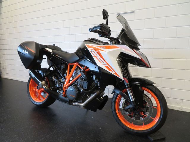 ktm - 1290-super-duke-gt