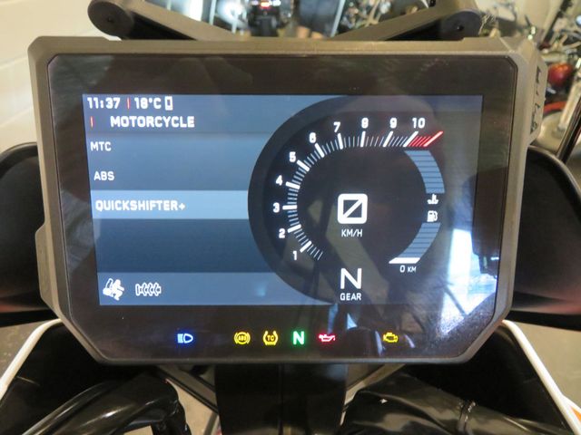 ktm - 1290-super-duke-gt