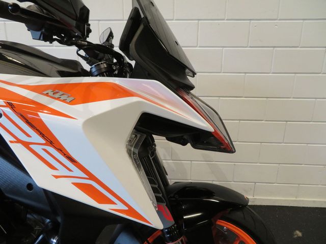 ktm - 1290-super-duke-gt