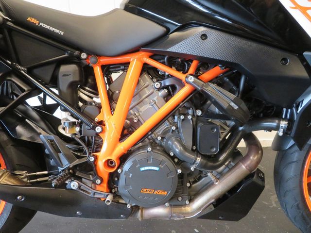 ktm - 1290-super-duke-gt