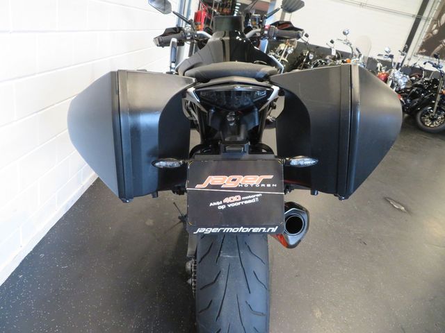 ktm - 1290-super-duke-gt