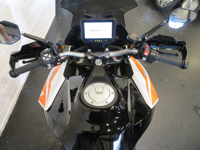 ktm - 1290-super-duke-gt