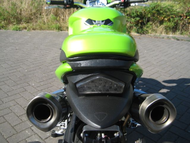 triumph - speed-triple-1050