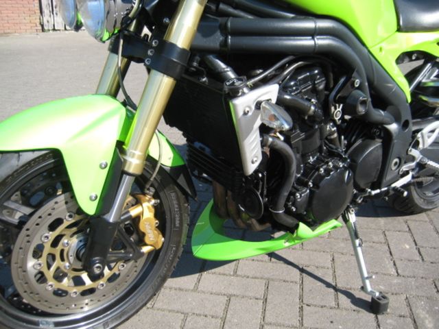 triumph - speed-triple-1050