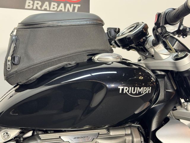 triumph - rocket-3-r