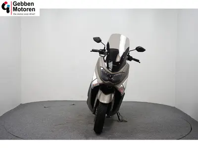 YAMAHA NMAX 125 – foto 3