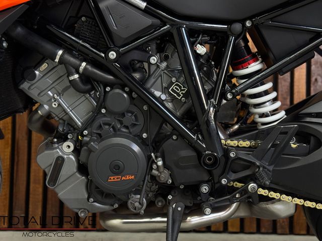 ktm - 1290-super-duke-r