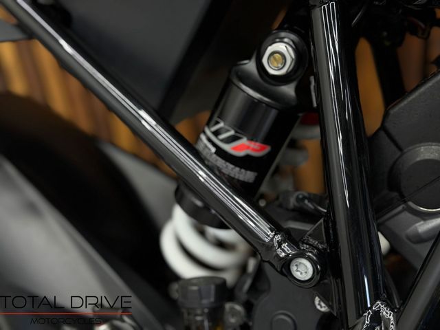 ktm - 1290-super-duke-r