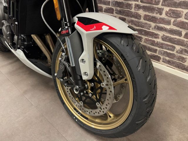triumph - trident-800