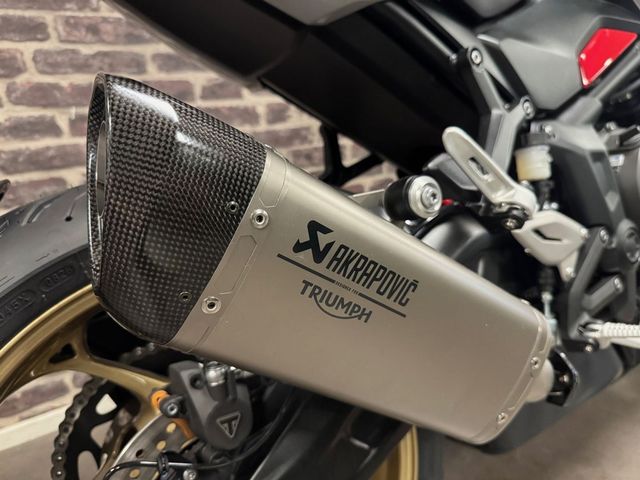 triumph - trident-800