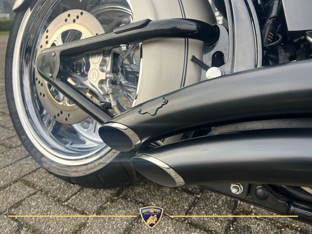 harley-davidson - fat-boy-screamin-eagle-cvo-flstfse