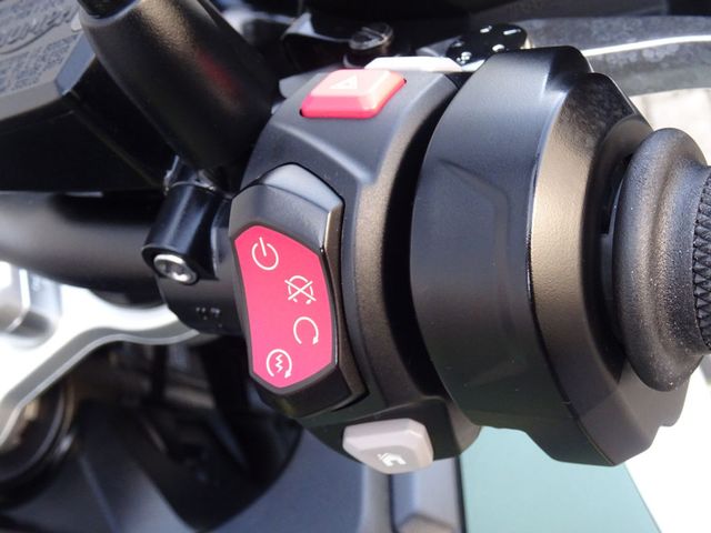 triumph - tiger-1200-xcx