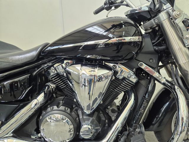 yamaha - xvs-1300-a-midnight-star