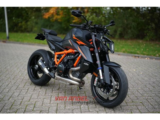 ktm - 1390-super-duke-r-evo