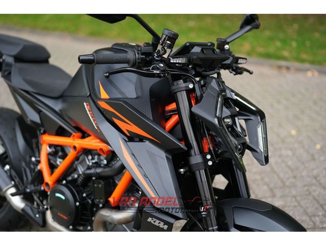 ktm - 1390-super-duke-r-evo