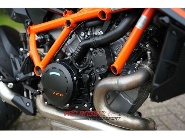 ktm - 1390-super-duke-r-evo