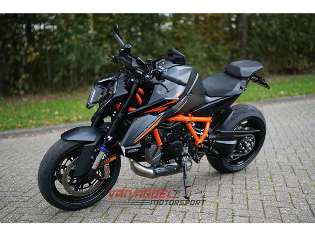 ktm - 1390-super-duke-r-evo