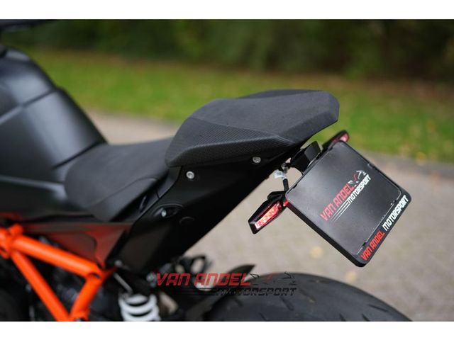 ktm - 1390-super-duke-r-evo