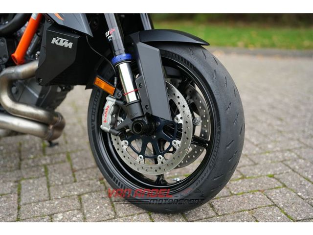 ktm - 1390-super-duke-r-evo