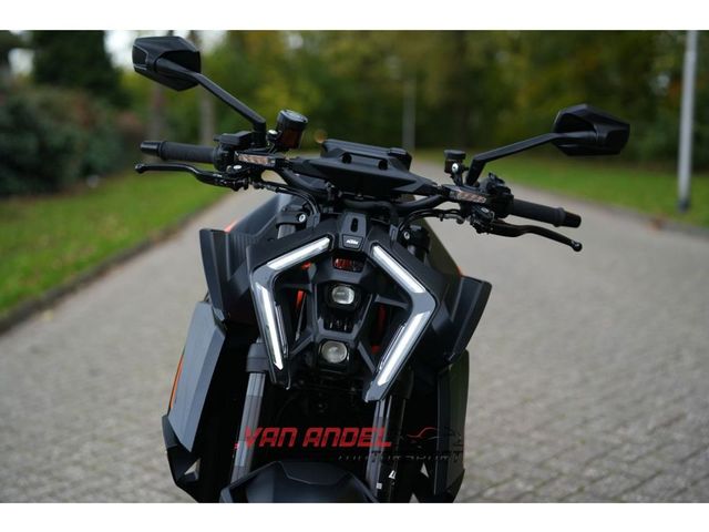 ktm - 1390-super-duke-r-evo