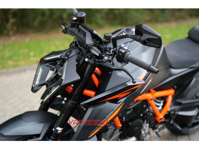 ktm - 1390-super-duke-r-evo