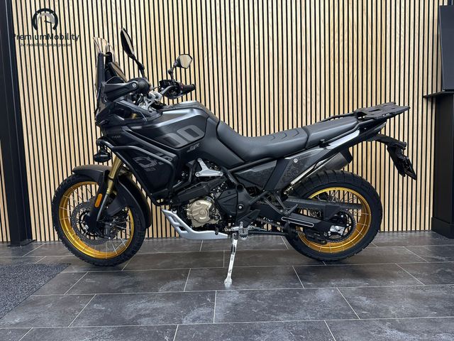 voge - 800-rally