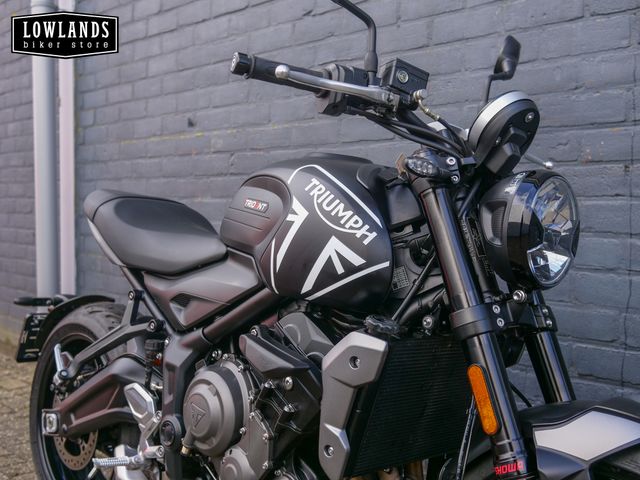 triumph - trident-660