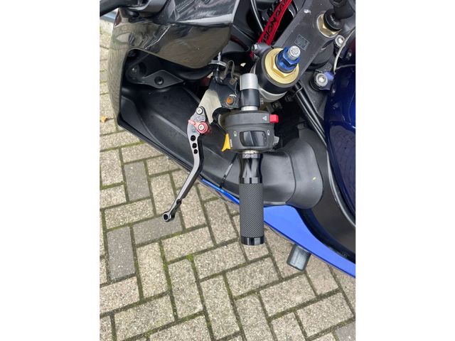 suzuki - gsx-r-600-w