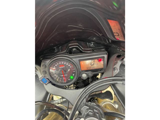 suzuki - gsx-r-600-w