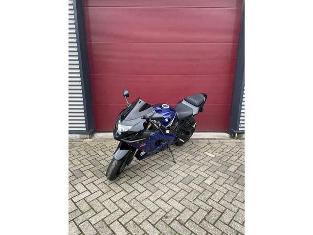 suzuki - gsx-r-600-w