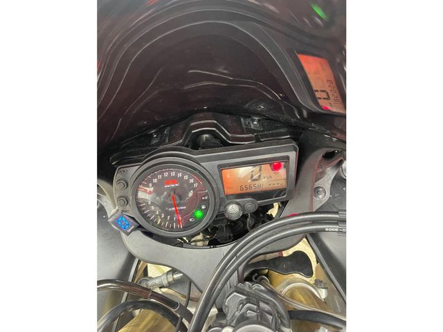 suzuki - gsx-r-600-w