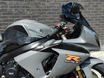 SUZUKI GSX-R 1000 – foto 4