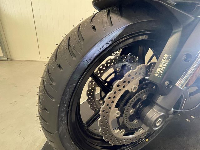 kawasaki - versys-1000-se-grand-tourer