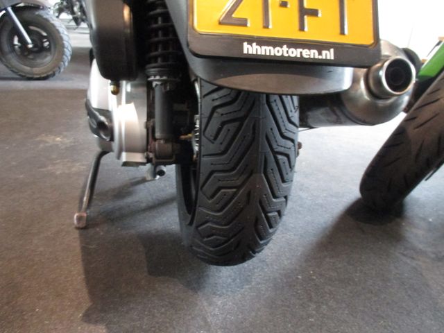 piaggio - mp3-400