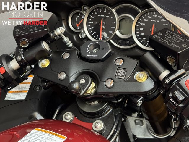 suzuki - gsx-r-1300-hayabusa