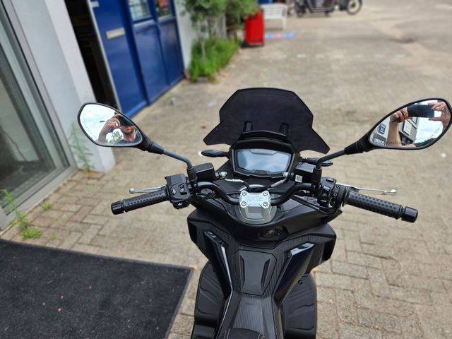 aprilia - sr-gt-200