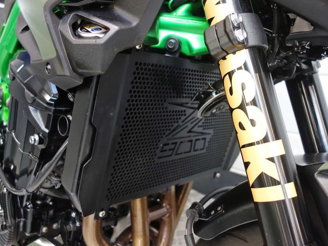 kawasaki - z900