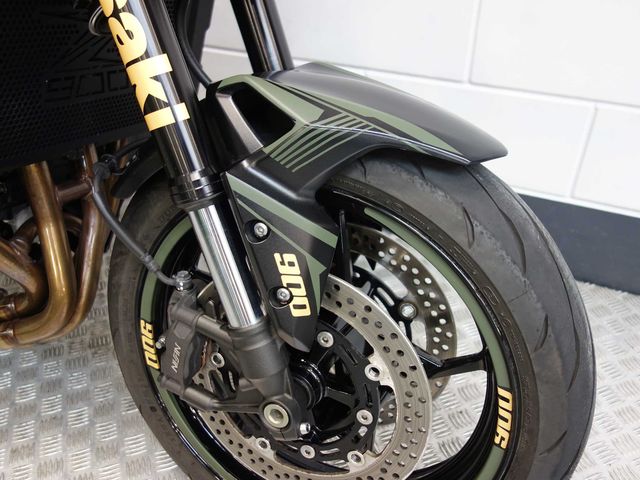 kawasaki - z900