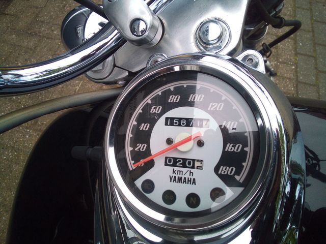 yamaha - xvs-650-dragstar